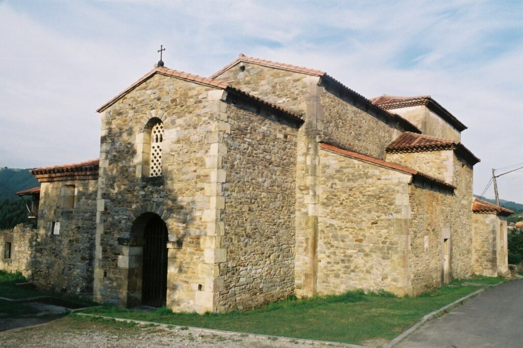 capilla de san pedro cementerio pillarno asturias