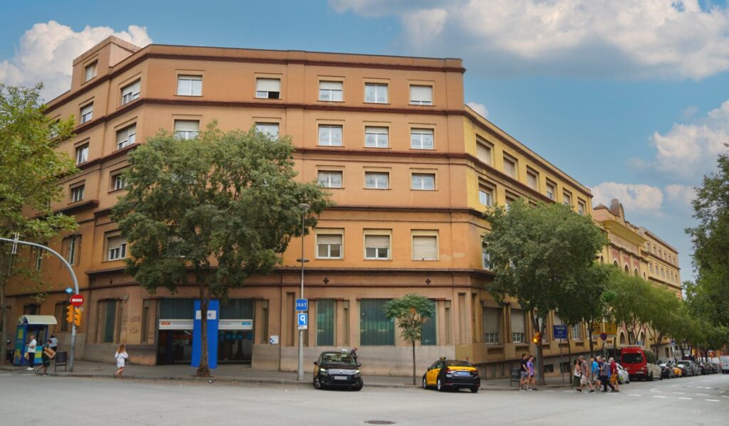 hospital creu roja dos de maig barcelona
